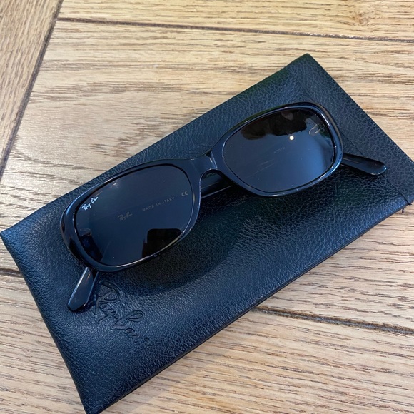 Ray-Ban Accessories - <3 Vintage 90s Ray-Ban